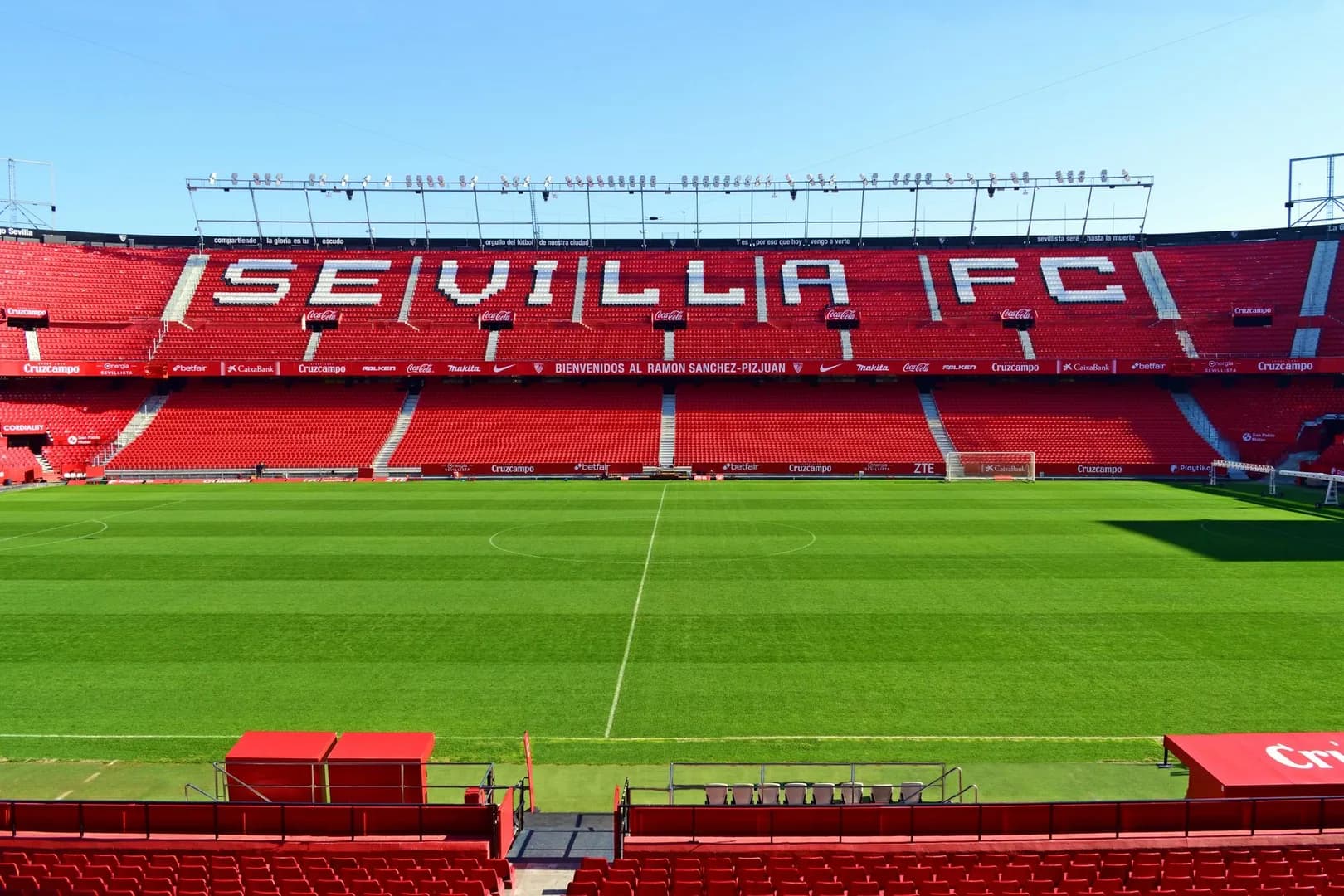 FC Séville : un accueil hostile des supporters après la défaite contre Oviedo