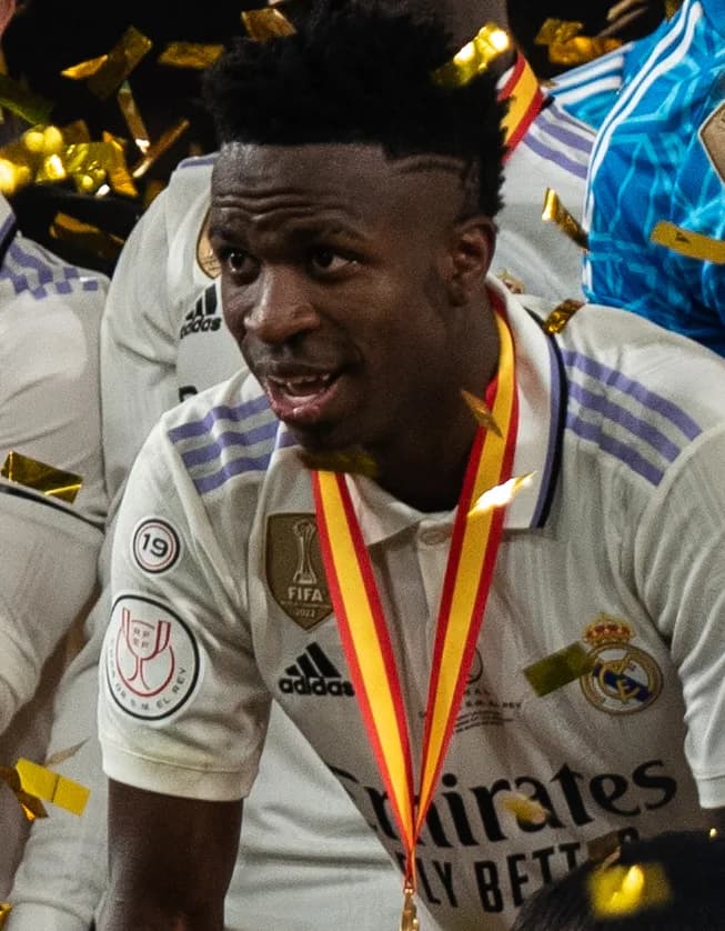 Arbeloa défend Carvajal et loue l’engagement de Vinicius malgré les critiques