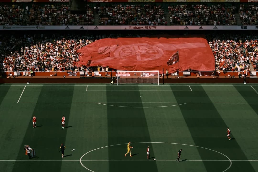 Course au titre en Premier League : Merson souligne l'importance d'une large victoire de Man City face à Burnley