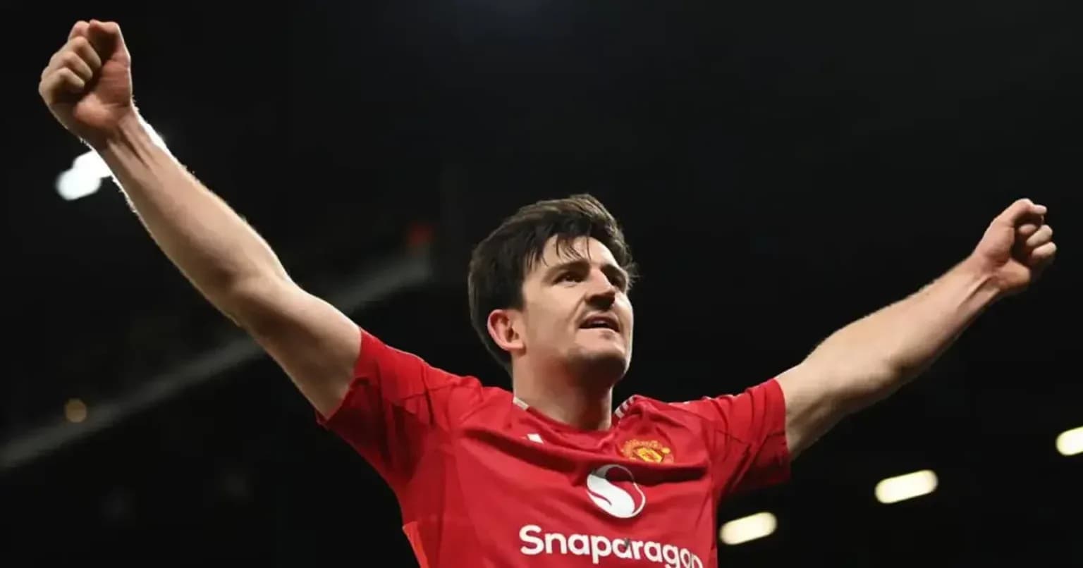 Harry Maguire prolonge à Manchester United : un choix stratégique pour la défense mancunienne