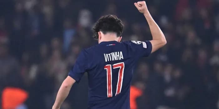 PSG-Liverpool : la classe de Vitinha lors de l’échange de maillots avec le jeune Trey Nyoni