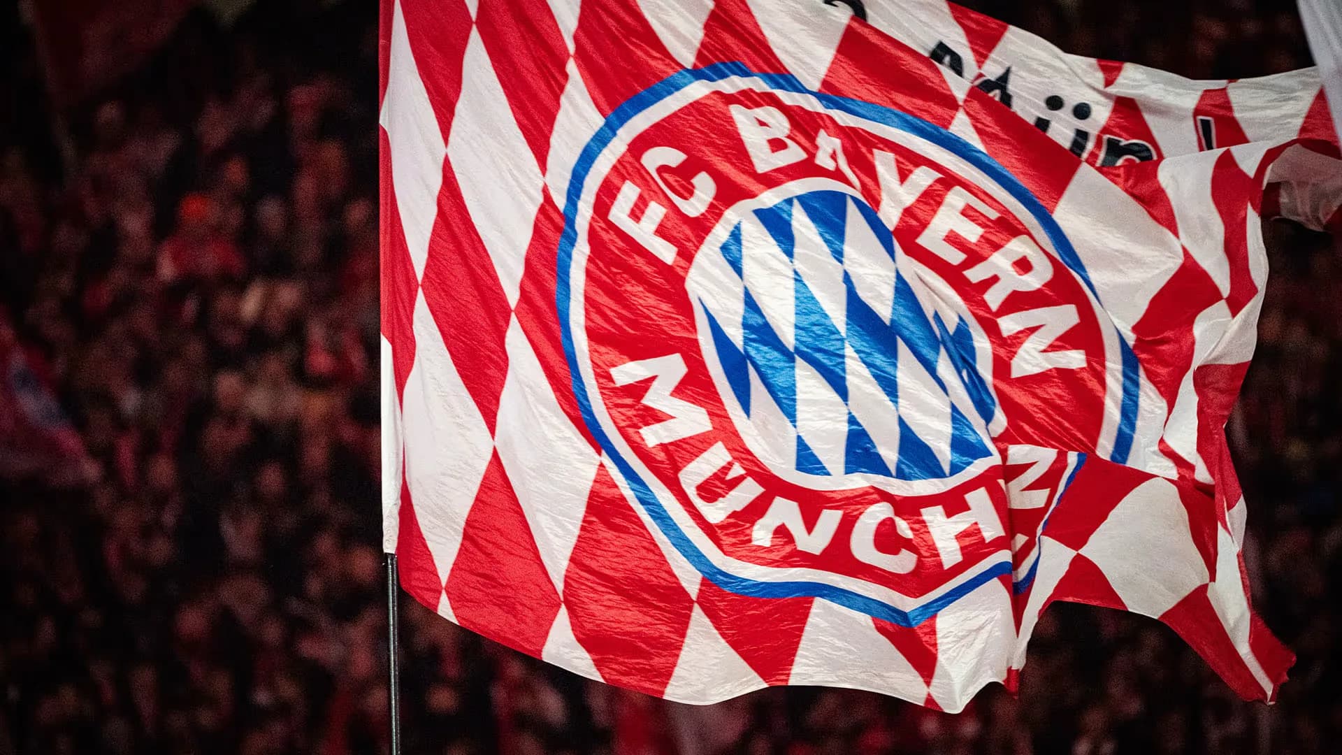 Bayern Munich frappe un coup dur avant la demi-finale face au PSG : Gnabry absent pour longtemps