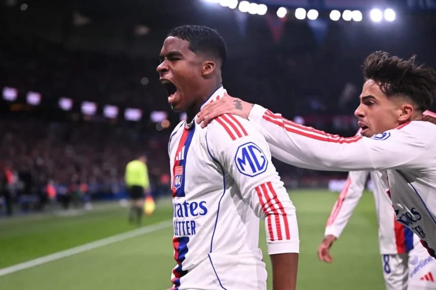 PSG chute à domicile face à l'OL, Lyon grimpe sur le podium en Ligue 1