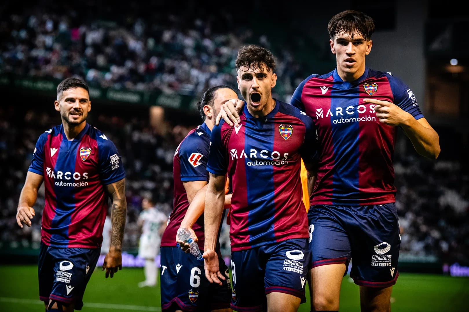 Levante à un pas de son objectif : Luís Castro reste concentré avant Sevilla