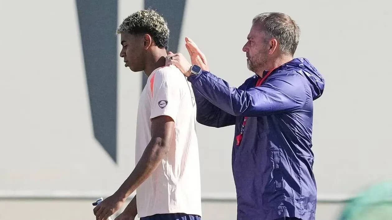 FC Barcelone : éclaircissements sur la tension entre Hansi Flick et Lamine Yamal